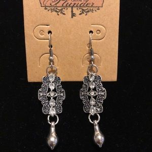 Plunder Ollie Earrings